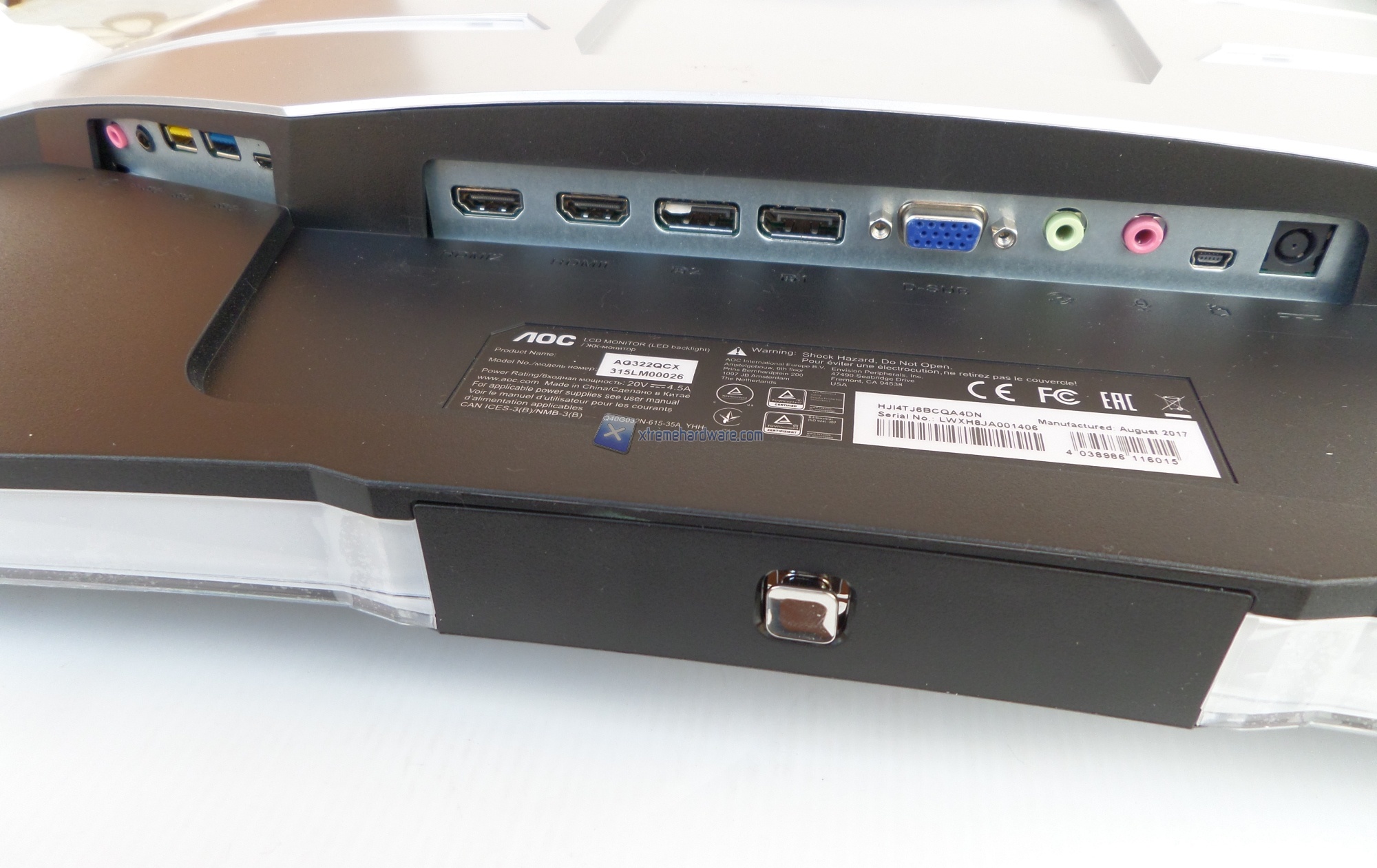 AOC Agon AG322QCX 04