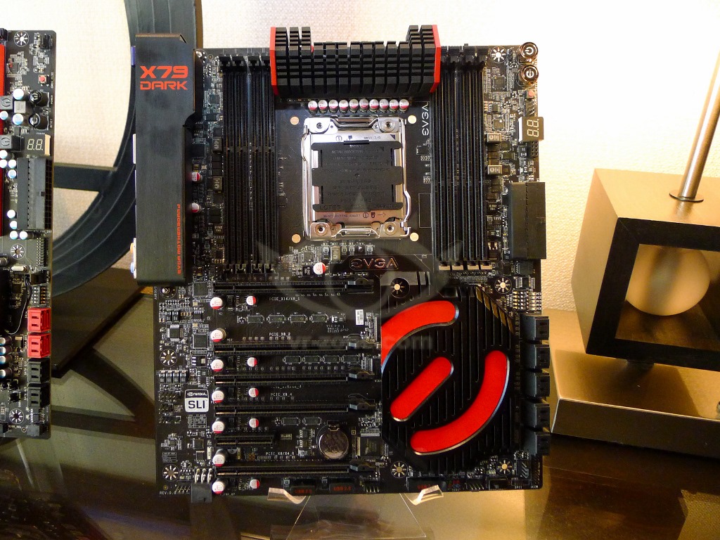 EVGA X79 Dark 01